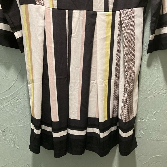NWT H & M
Size 10
Black/Cream/Yellow & Pink
Bottom part is has pleats - Picture 5 of 7